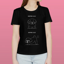 Carregar imagem no visualizador da galeria, T - shirt Inspira e Expira - Maltês | Personalizada de Animal de Estimação - Pet Story PT